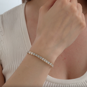 Gilded 16 Carat Lab-Grown Diamond Princess-Cut Tennis Bracelet