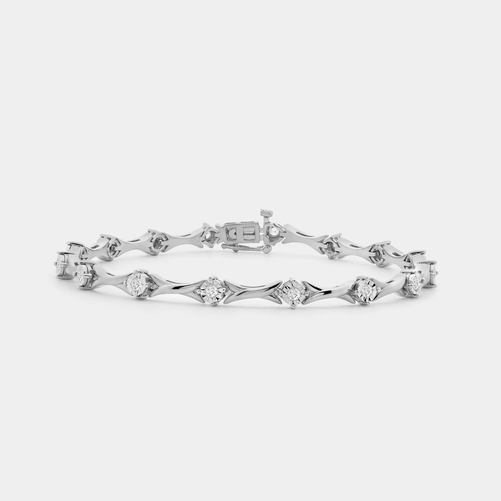 Gilded 1/2 Carat Lab-Grown Diamond Fashion Bracelet with Crossover Metal Links and a Round-Shaped Center