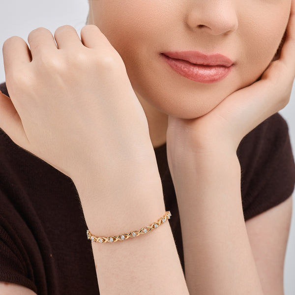 1/4 Carat Fashion Bracelet with Xo-Shaped Centers in an Illusion-Plate Setting — GILDED New York