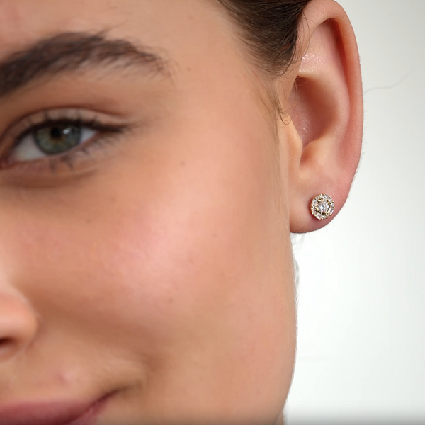 Gilded 3/4 Carat Lab-Grown Diamond Round-Shaped Stud Plus with Baguettes in the Halo