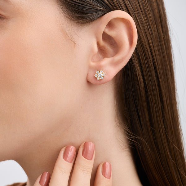 Gilded 3/4 Carat Lab-Grown Diamond Round-Shaped Stud Plus with a Floral Halo