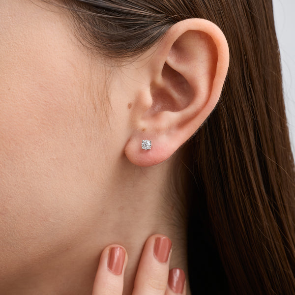 Gilded 1/4 Carat Lab-Grown Diamond Round-Shaped Solitaire Studs Set in an Illusion Plate