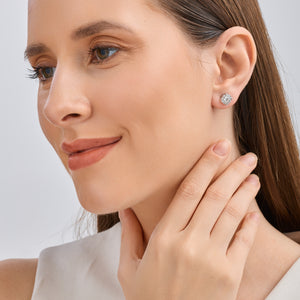 Gilded 1 Carat Lab-Grown Diamond Round-Shaped Stud Plus with a Round Halo