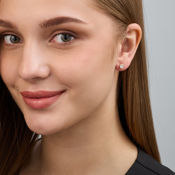 3/4 Carat Lab-Grown Diamond Round-Shaped, Bezel-Set Solitaire Studs — GILDED New York