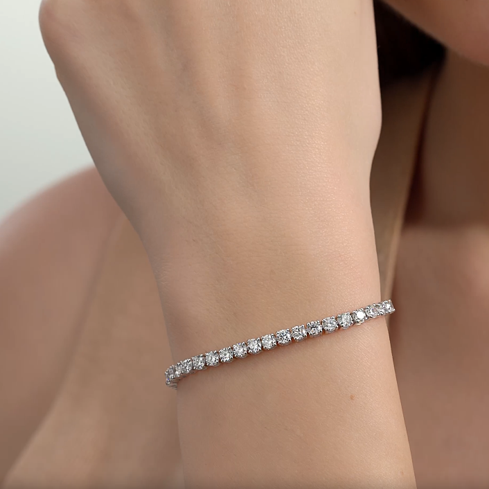 Gilded 7 Carat Lab-Grown Diamond Round-Shaped Classic Tennis Bracelet