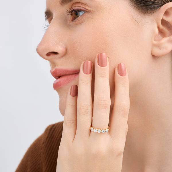 Gilded 1 Carat Lab-Grown Diamond Round-Shaped Five-Stone Ring in a Bar Setting