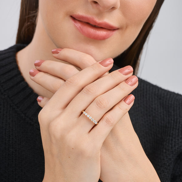 1/2 Carat Lab-Grown Diamond Round-Shaped Shared-Prong Wedding Band — GILDED New York