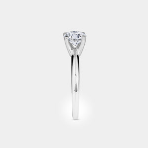 Gilded 3/4 Carat Lab-Grown Diamond Round-Shaped Classic Solitaire Ring