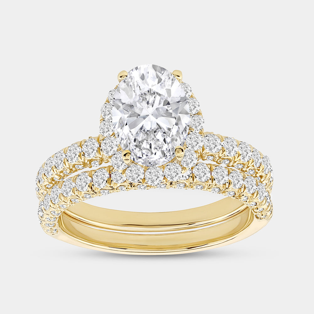 Gilded 2 and 3/4 Carat Lab-Grown Diamond Oval-Shaped Halo Engagement Ring Set