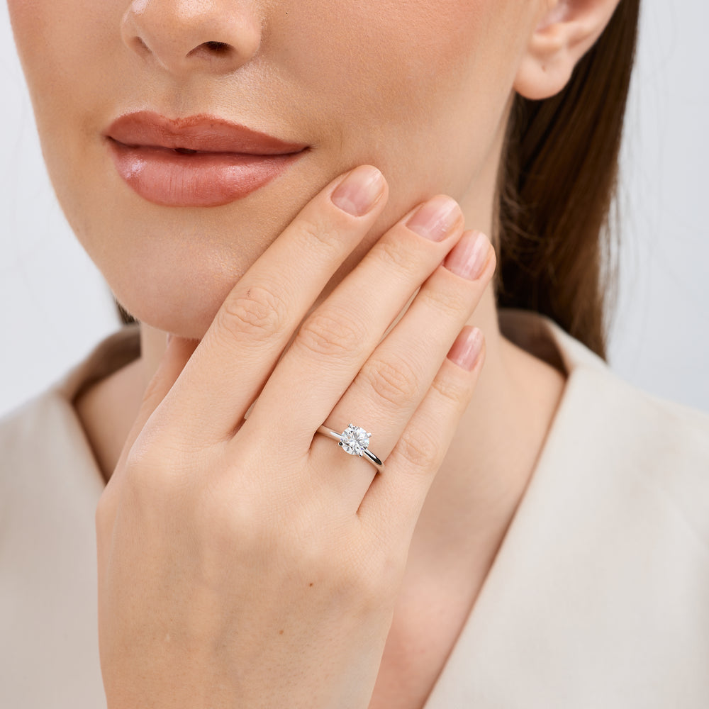 Gilded 1 Carat Lab-Grown Diamond Round-Shaped Classic Solitaire Ring