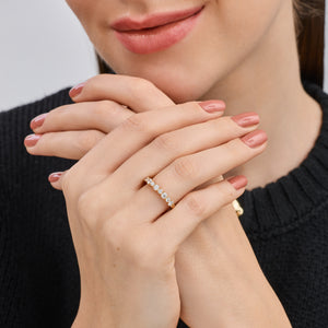 Gilded 1 Carat Lab-Grown Diamond Round-Shaped Shared-Prong Wedding Band