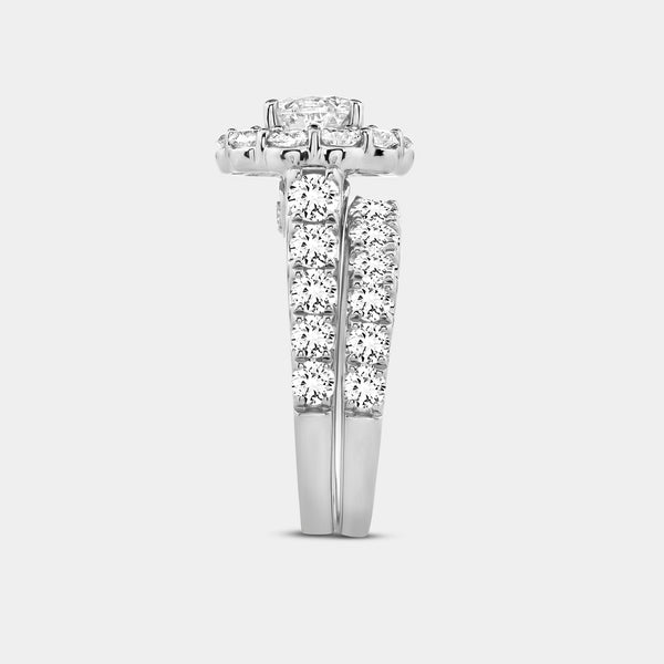 Gilded 4 Carat Lab-Grown Diamond Engagement Ring Set with a Round-Shaped Center and a Flower Halo