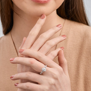 Gilded 1 Carat Lab-Grown Diamond Oval-Shaped Engagement Ring with a Crossover Shank