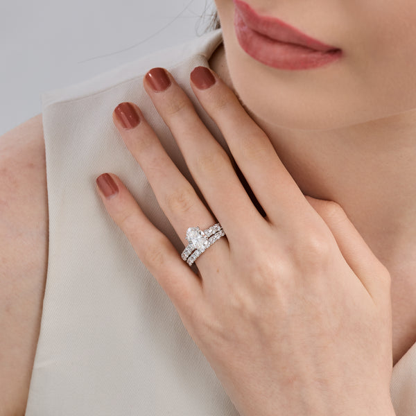 4 Carat Lab-Grown Diamond Solitaire Oval-Shaped Bridal Set — GILDED New York