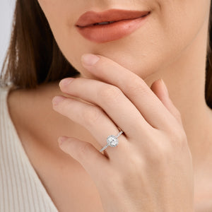 Gilded 3/4 Carat Lab-Grown Diamond Oval-Shaped Halo Engagement Ring in a Classic Shank