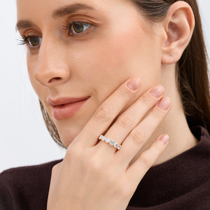 Gilded 2 and 1/2 Carat Lab-Grown Diamond Seven-Stone Classic Band