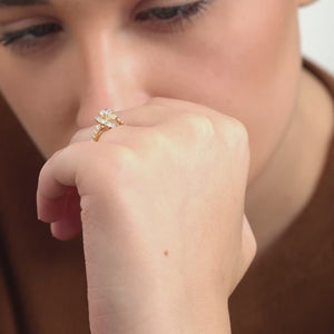 Gilded 1 Carat Lab-Grown Diamond Engagement Ring with a Round-Shaped Center, a Knotted Round Halo and a Classic Shank
