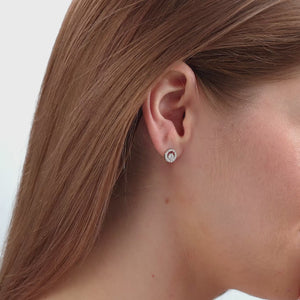Gilded 1/2 Carat Lab-Grown Diamond Round-Shaped Stud Plus with an Air Gap Halo
