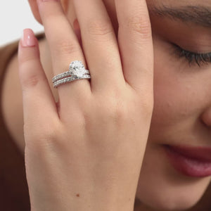 Gilded 2 and 3/4 Carat Lab-Grown Diamond Oval-Shaped Halo Engagement Ring Set