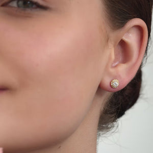 Gilded 1 Carat Lab-Grown Diamond Round-Shaped Stud Plus with a Petite Halo