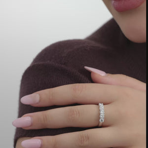 Gilded 1 Carat Lab-Grown Diamond Round-Shaped Five-Stone Ring in a Shared Prong Setting