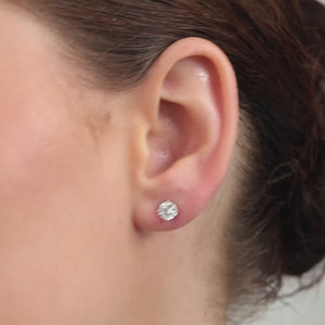 Gilded 1 and 1/2 Carat Lab-Grown Diamond Round-Shaped Stud Plus with a Side Hidden Halo