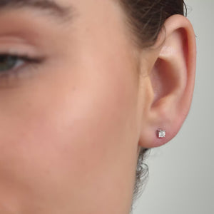 Gilded 1/10 Carat Lab-Grown Diamond Round-Shaped Solitaire Studs Set in an Illusion Plate